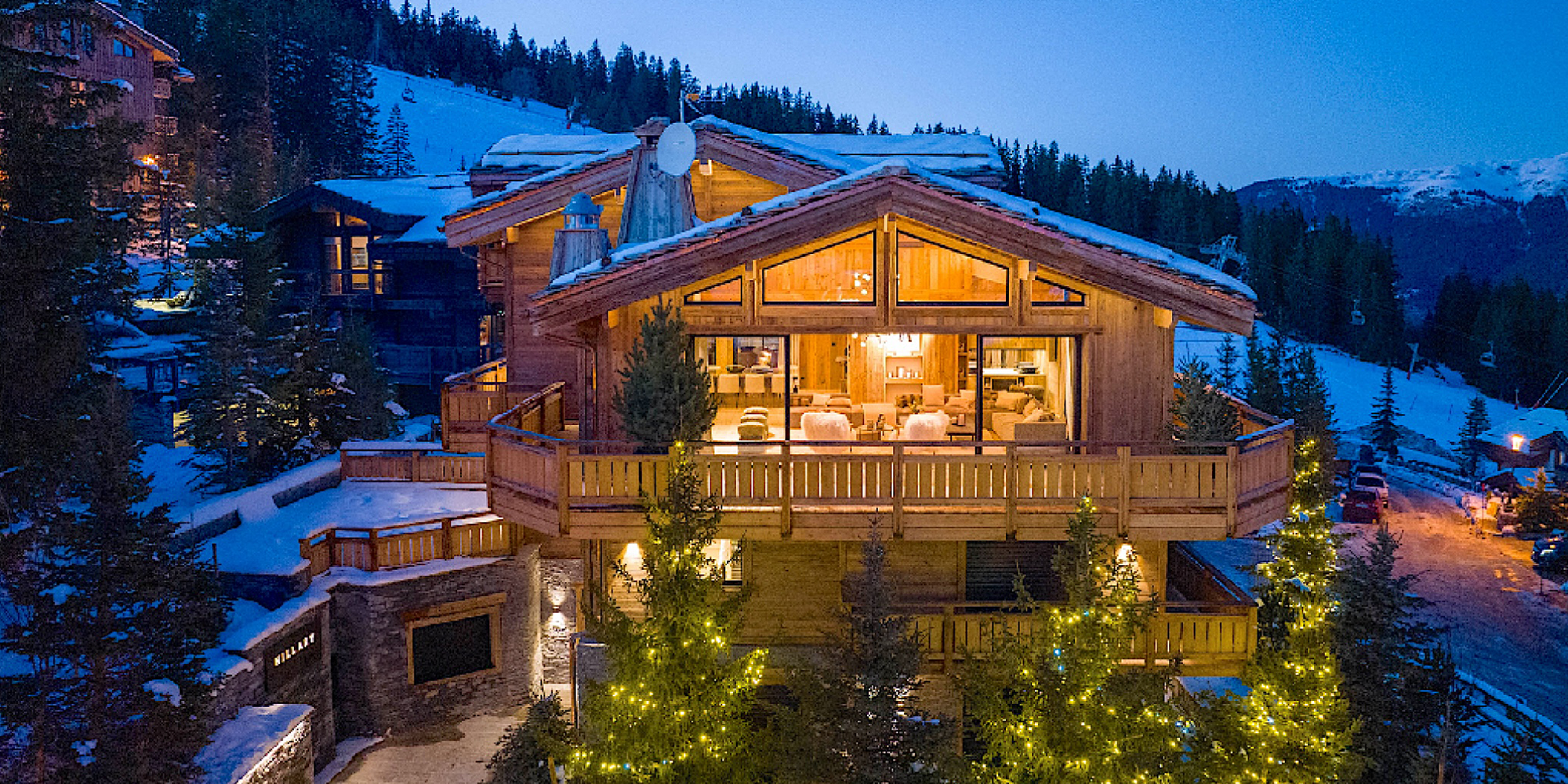 Courchevel, Sotheby's ​C​ourchevel, AirBnB ​C​ourchevel, le Collectionist ​C​ourchevel, Luxury Chalet Courchevel​, Chalet Super g Courchevel, Chalet Hilary Courchevel, chalet black lodge Courchevel​, james Courchevel​, luxury rentals courchevel, butler service courchevel, Chalet Ecosse Courchevel, Luxus-Ferienwohnung mieten in Courchevel, Ferienvilla zur Miete in Courchevel, Exklusive Ferienwohnung Courchevel, Luxus-Ferienhaus in Courchevel, 5-Sterne Ferienwohnung in Courchevel, Chalet mieten in Courchevel, Luxus-Apartment zur Miete in Courchevel, Ferienwohnung Courchevel mit Ski-in/Ski-out, Luxus-Ferienhaus mit Pool in Courchevel, Privat-Chalet zur Miete in Courchevel, Ferienwohnung in Courchevel mit Concierge-Service, Luxus-Ferienhaus Courchevel mit Aussicht, Chalet zur Miete in Courchevel mit Service.